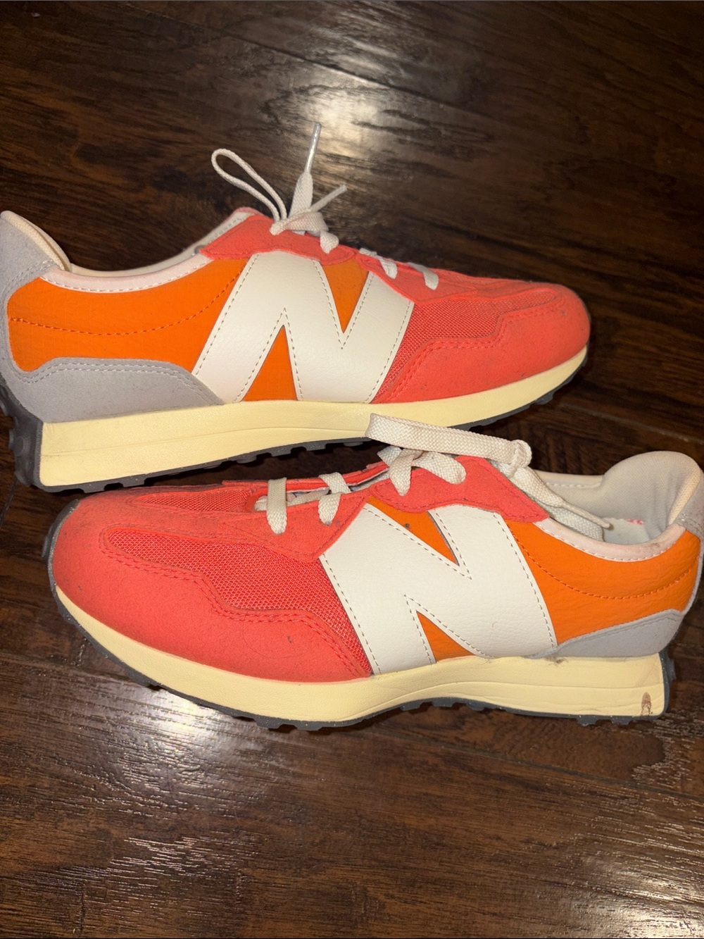 New Balance Kids Coral & Orange Athletic Sneakers size 7